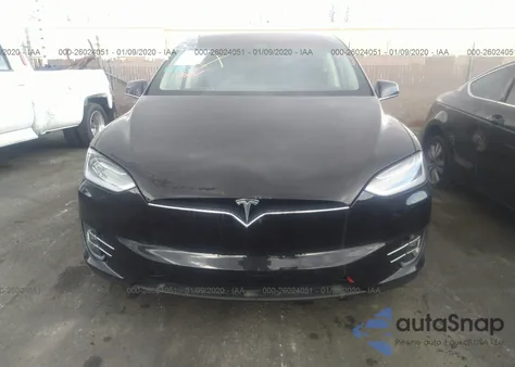 2018 Tesla Model X z USA, uszkodzony, nr VIN 5YJXCBE24JF125968